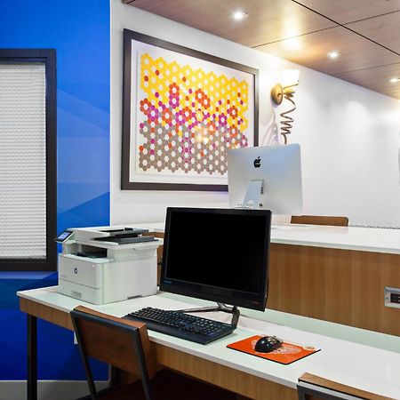 Holiday Inn Express & Suites Oakland - Airport By Ihg Exterior foto