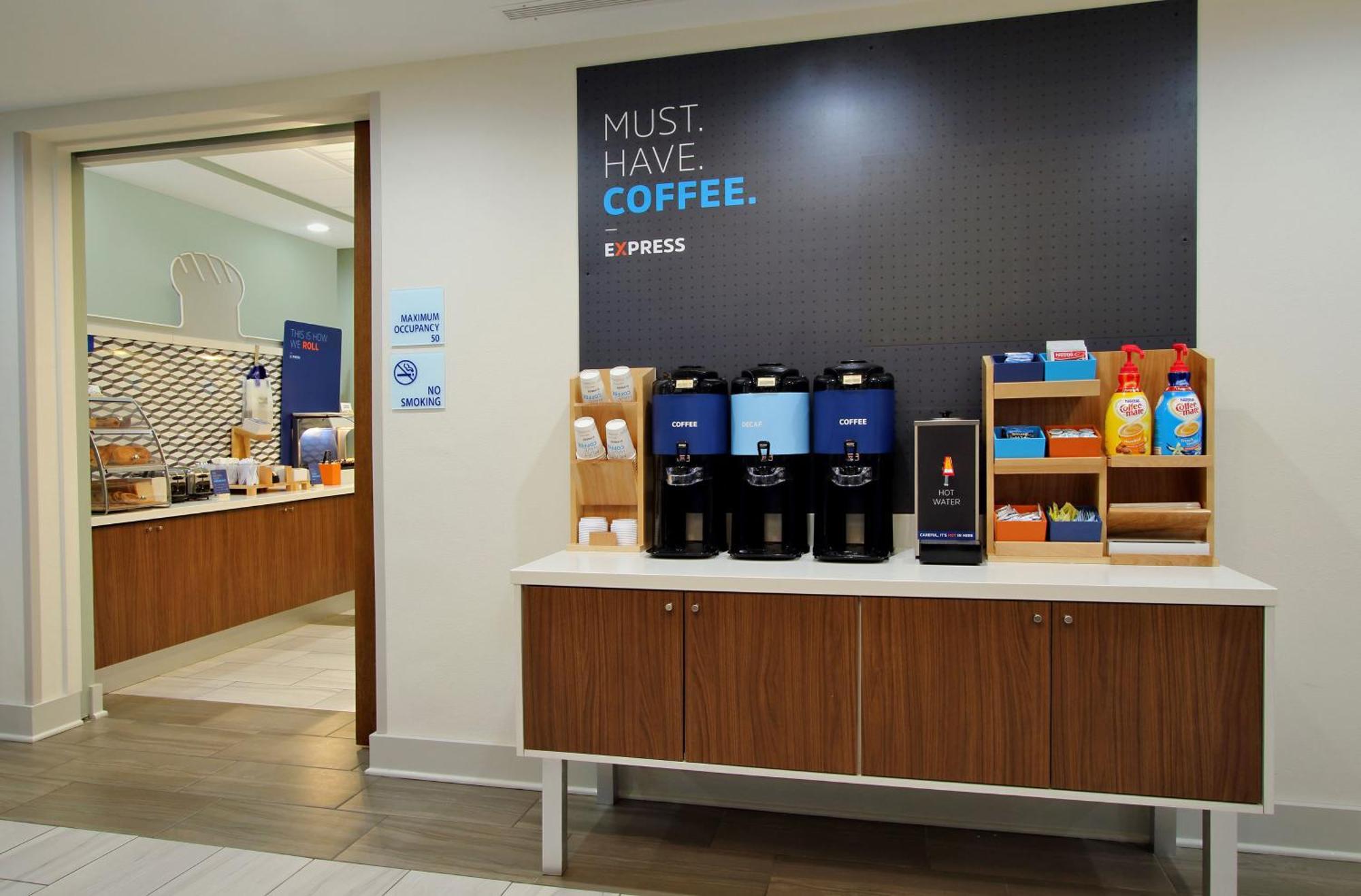 Holiday Inn Express & Suites Oakland - Airport By Ihg Exterior foto