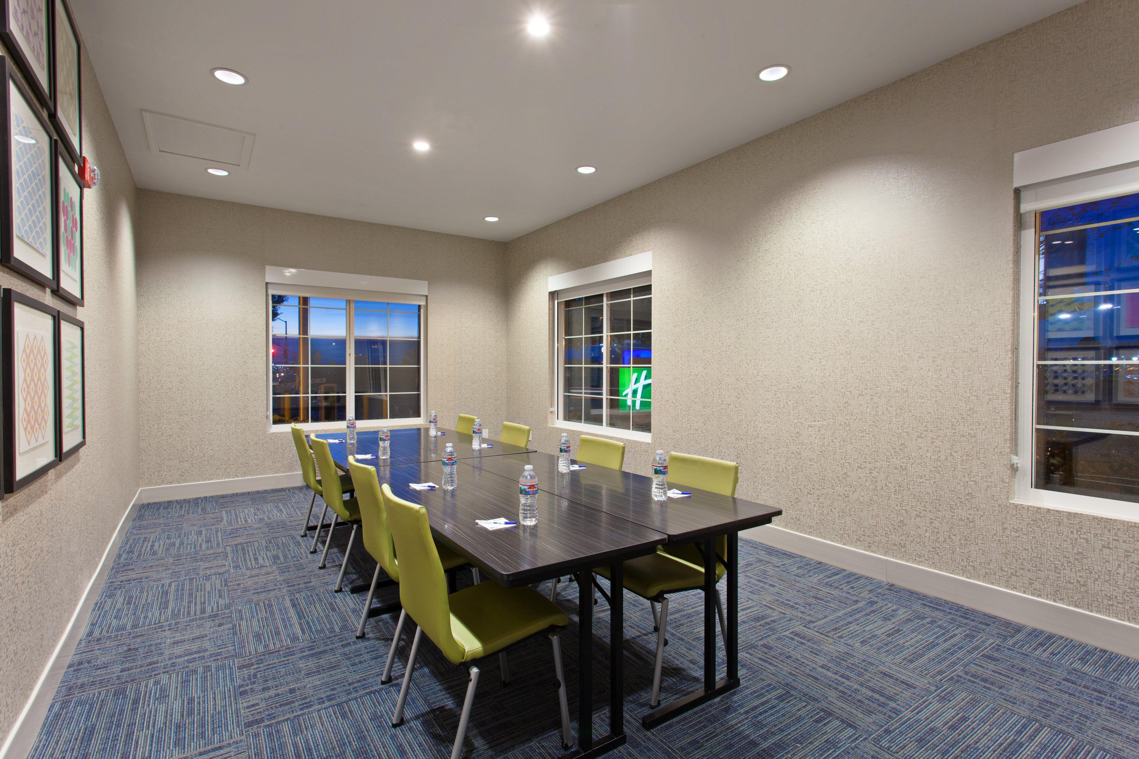 Holiday Inn Express & Suites Oakland - Airport By Ihg Exterior foto