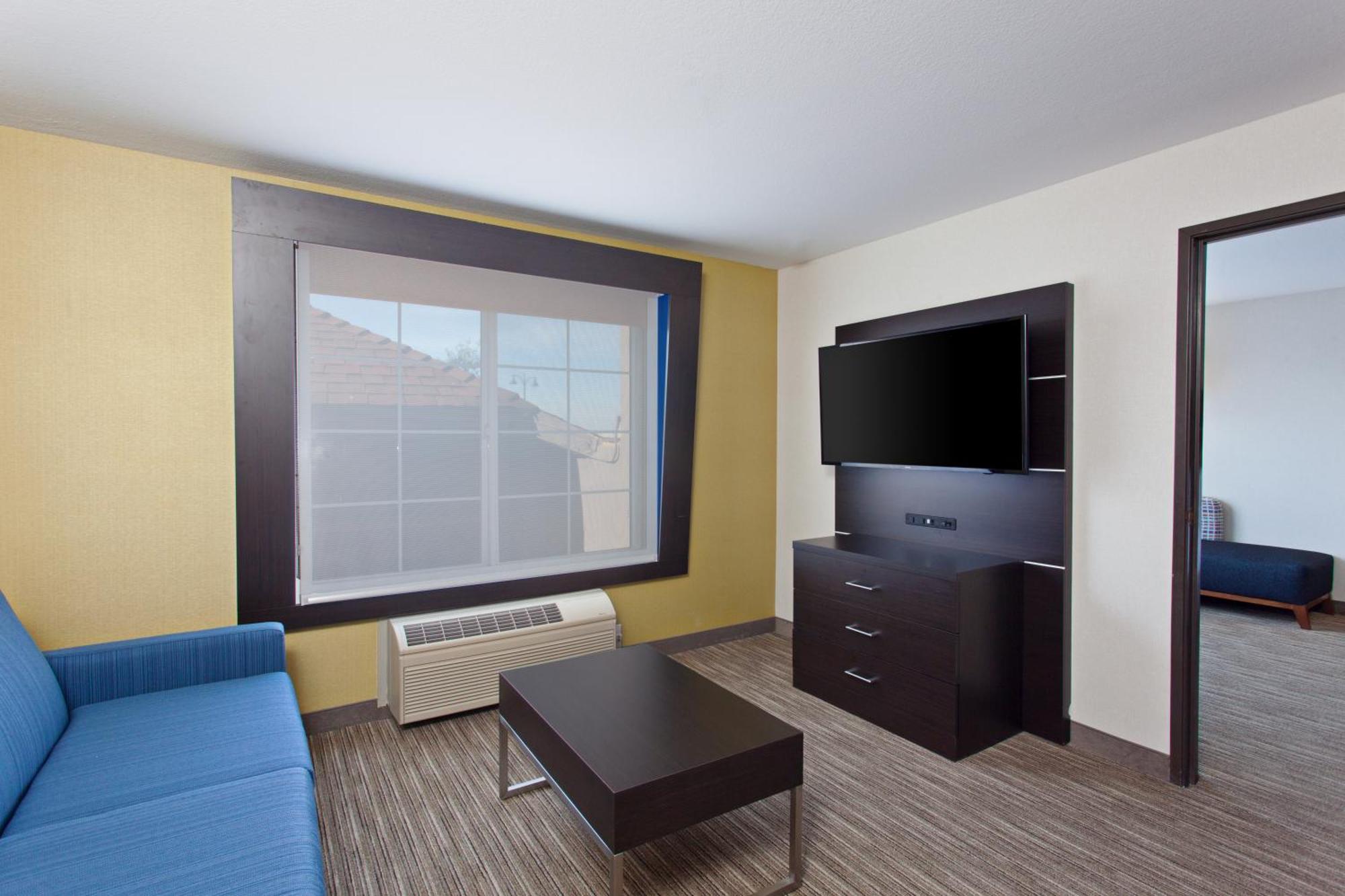 Holiday Inn Express & Suites Oakland - Airport By Ihg Exterior foto