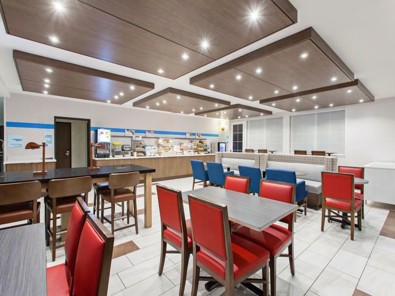 Holiday Inn Express & Suites Oakland - Airport By Ihg Exterior foto